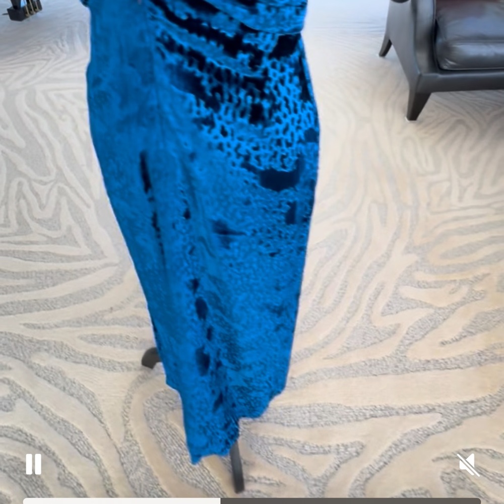 Vintage Hanae Mori Paris Handmade Royal Blue Textured Velvet Silk Gown - Picture 5 of 9